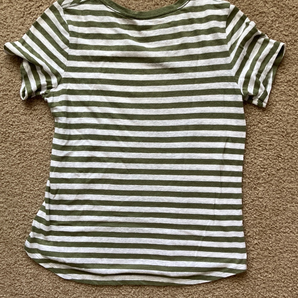 Old Navy Olive Striped Everywear T-shirt Size M - Picture 3 of 3